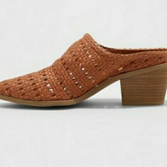 Pointed Toe Woven Heeled Mules - Picture 3 of 3